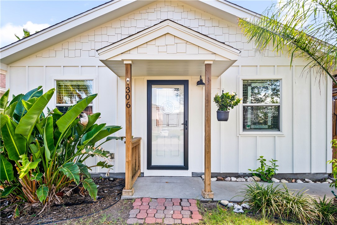 306 Dunesway