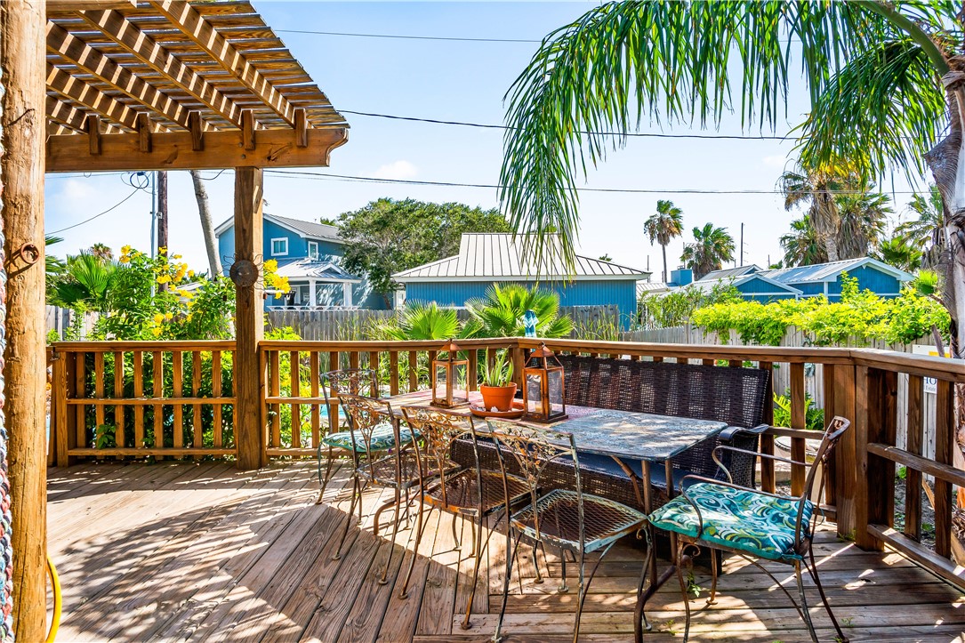 306 Dunesway