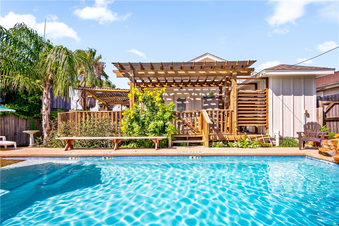 306 Dunesway