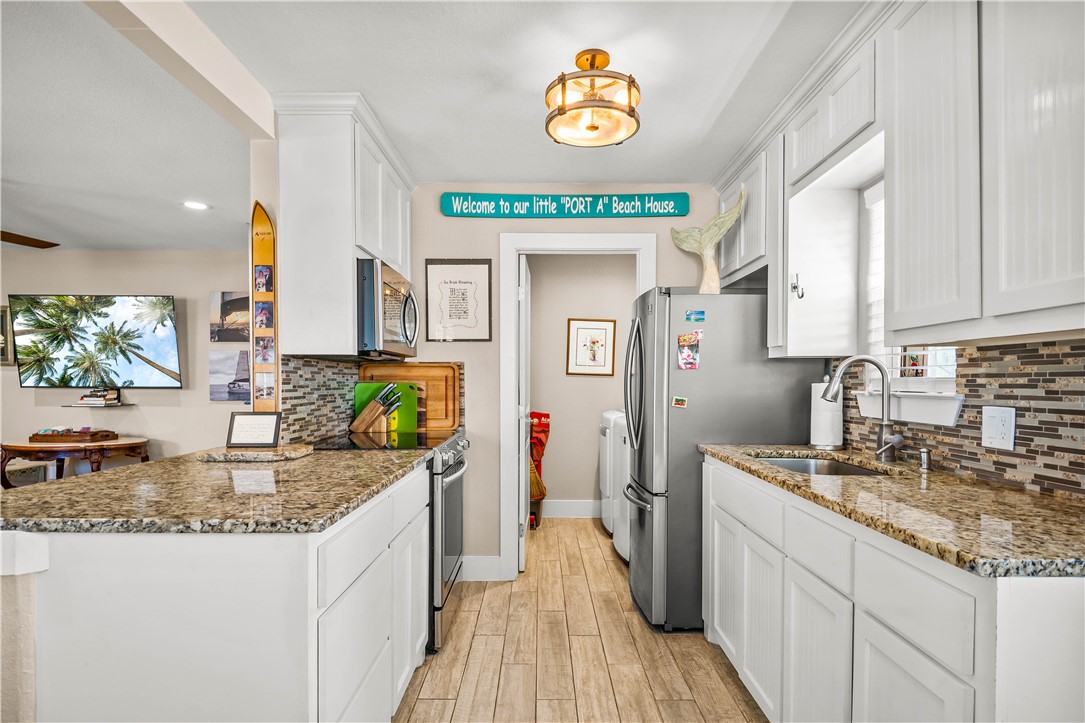 306 Dunesway