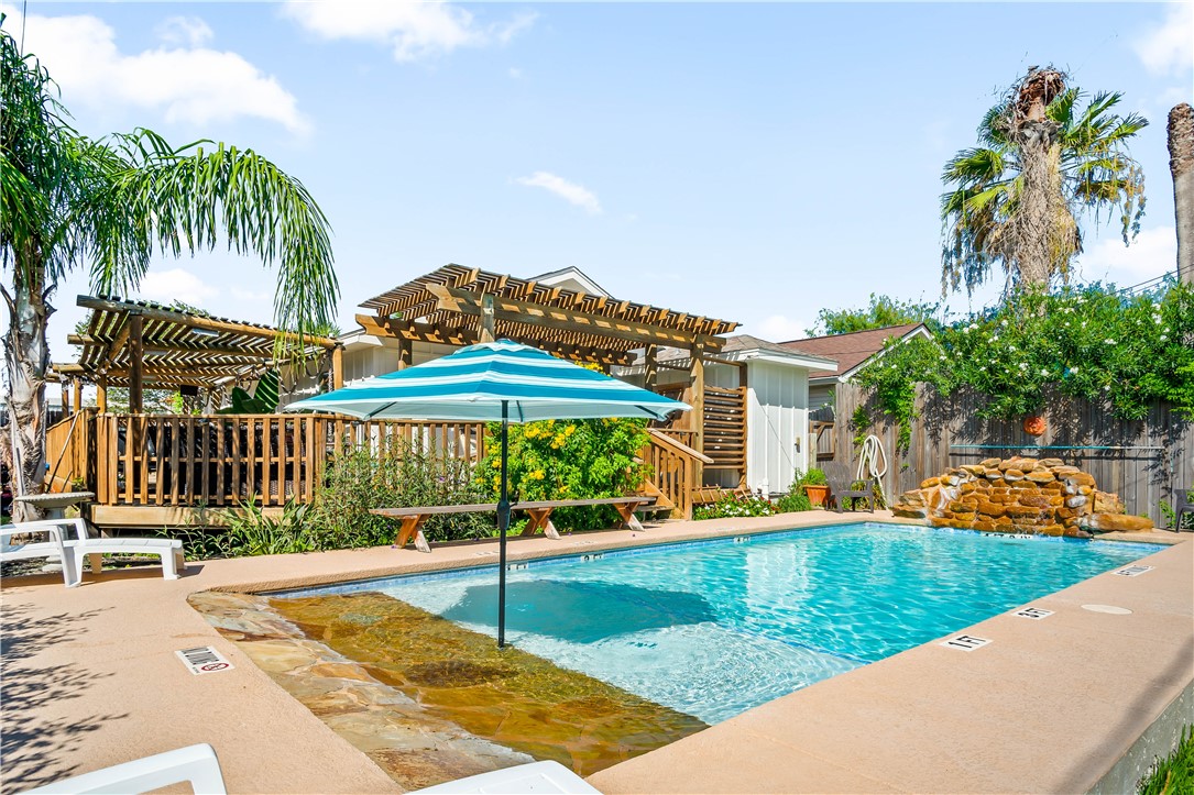 306 Dunesway