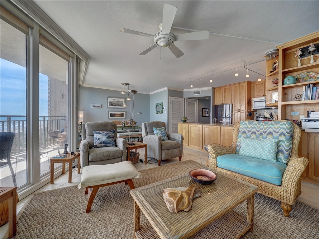 6649 Seacomber Dr 408