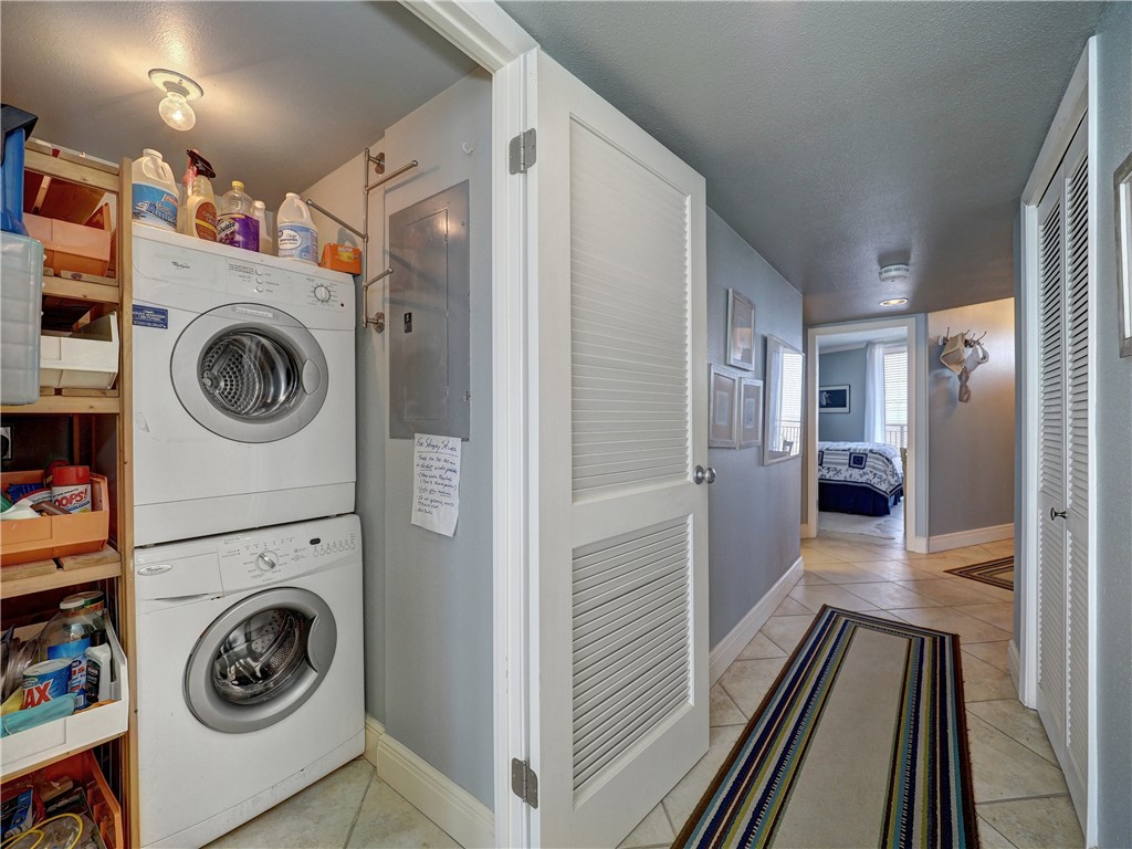 6649 Seacomber Dr 408