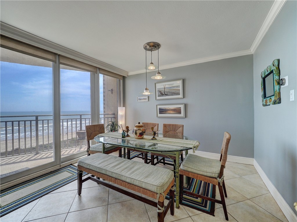 6649 Seacomber Dr 408