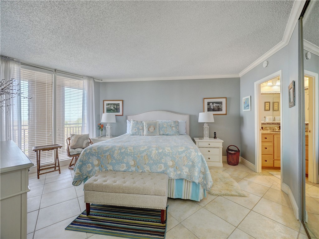 6649 Seacomber Dr 408
