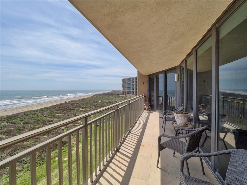 6649 Seacomber Dr 408