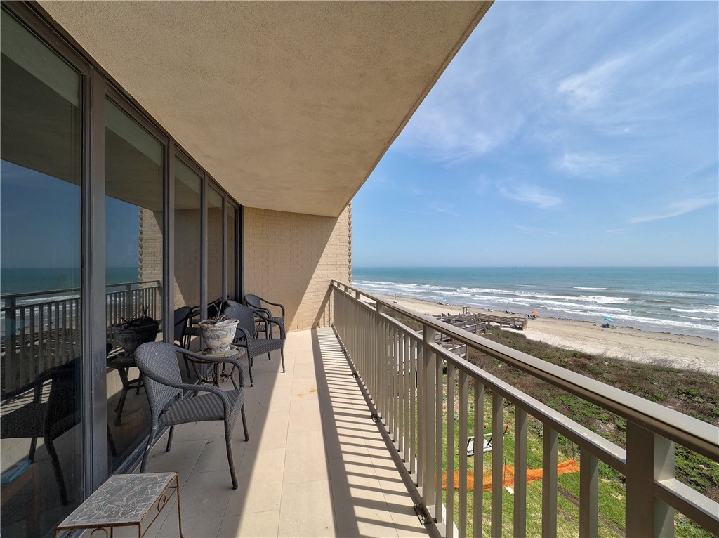6649 Seacomber Dr 408