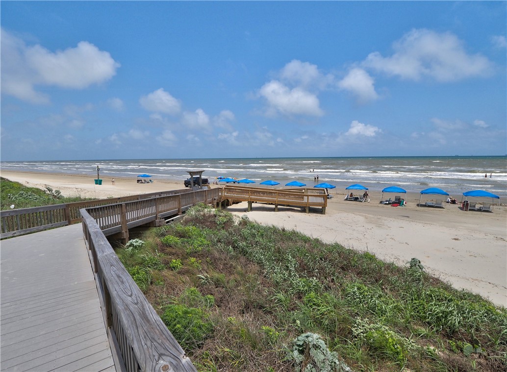 6649 Seacomber Dr 408