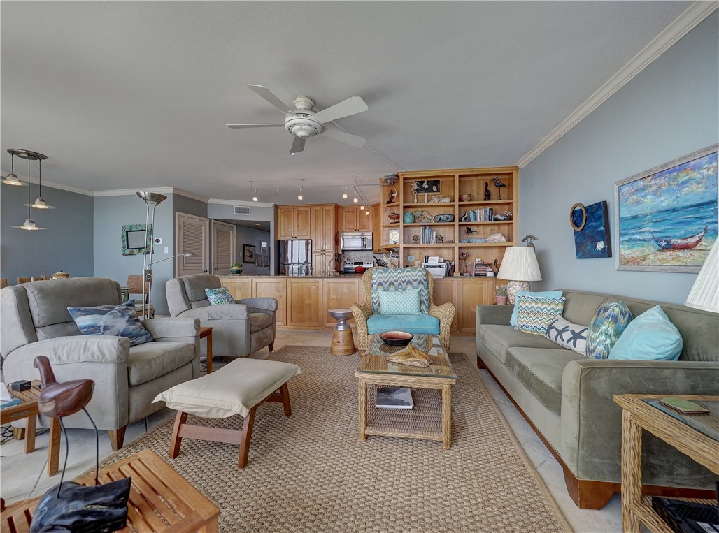 6649 Seacomber Dr 408