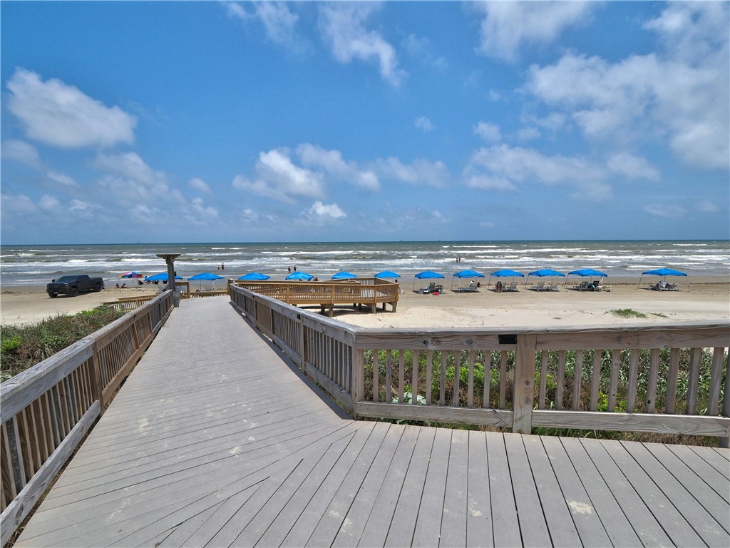 6649 Seacomber Dr 408
