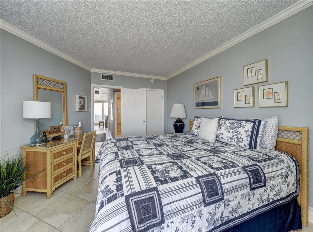 6649 Seacomber Dr 408