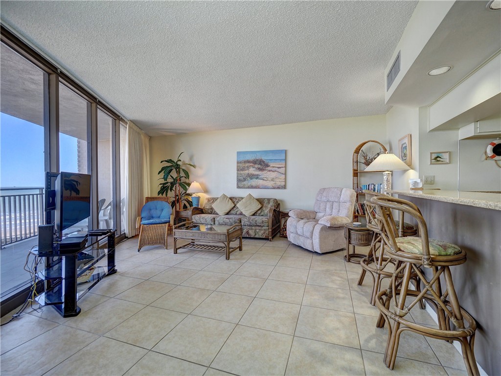 6649 Seacomber Dr 402