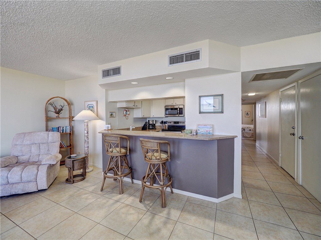 6649 Seacomber Dr 402