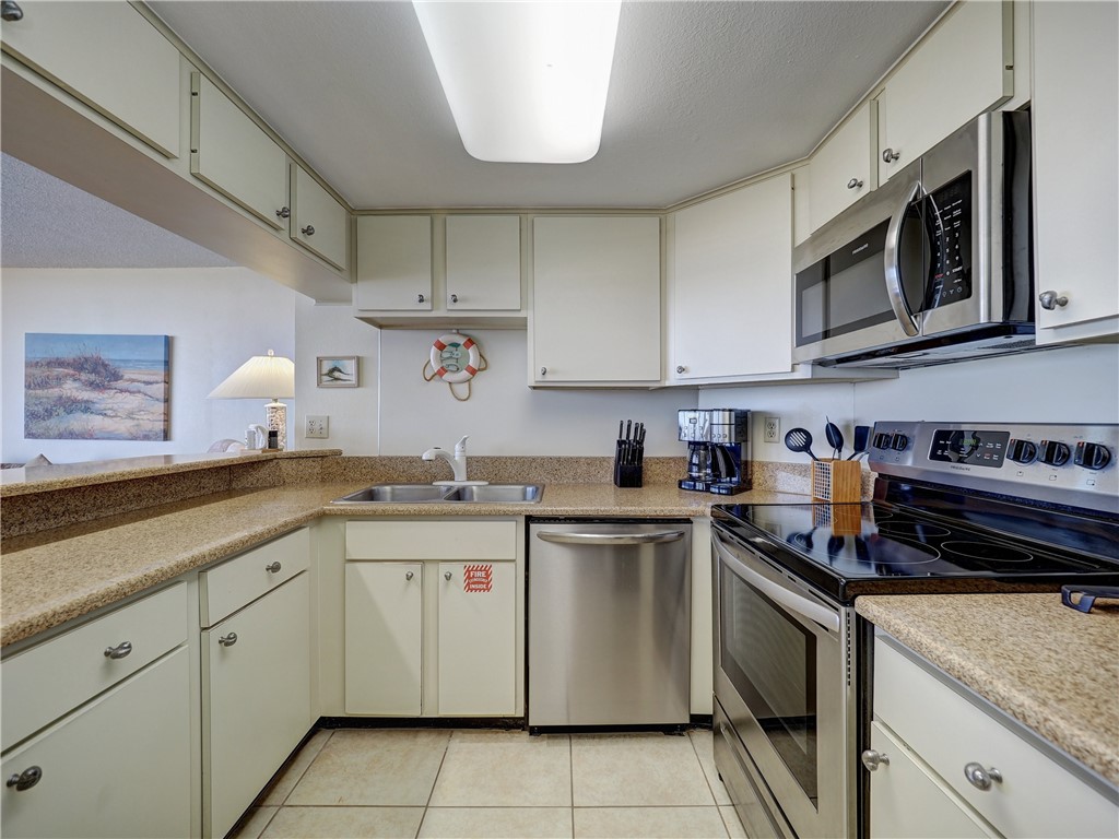 6649 Seacomber Dr 402