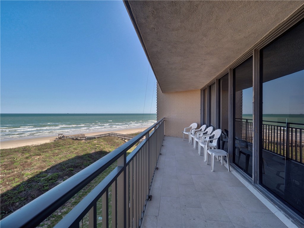 6649 Seacomber Dr 402