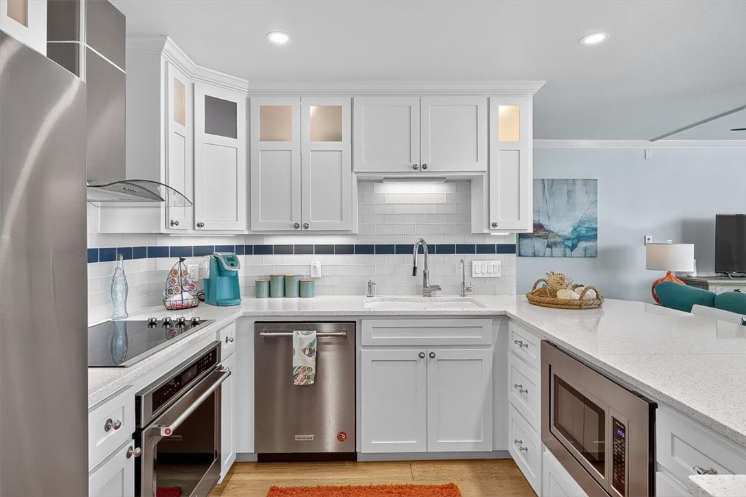 6649 Seacomber Dr 1007