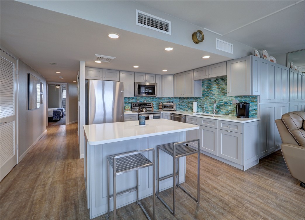 6649 Seacomber Dr 309