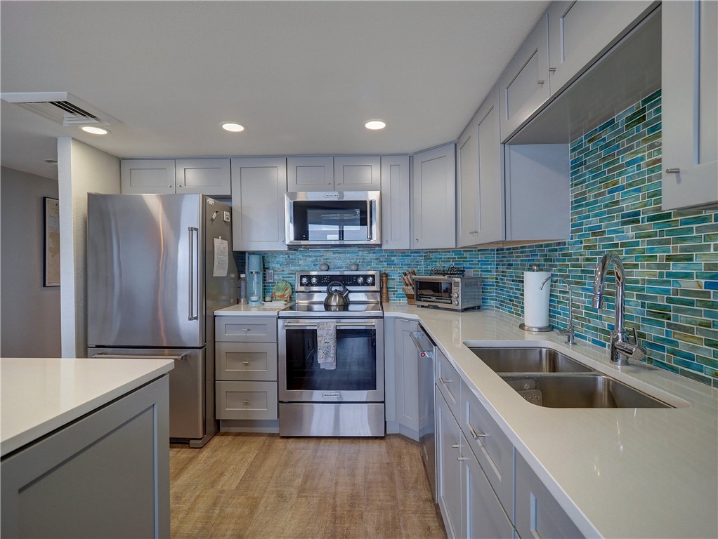 6649 Seacomber Dr 309