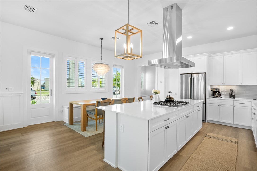 320 S Shore Dr