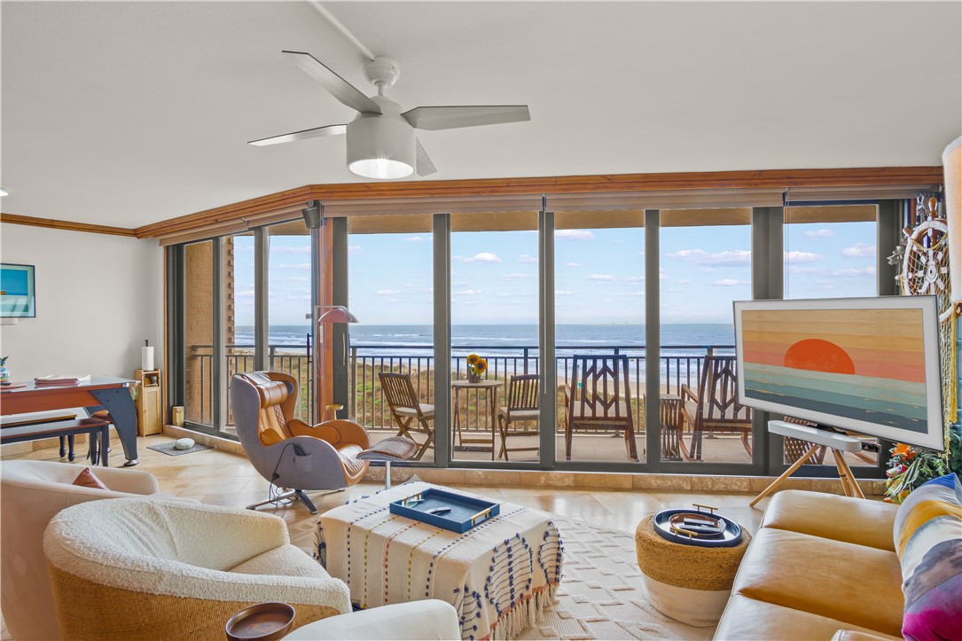 6649 Seacomber Dr 304