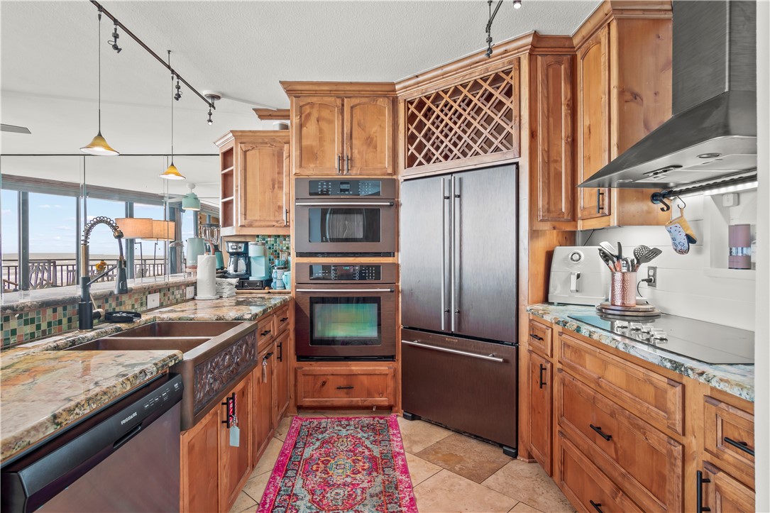 6649 Seacomber Dr 304
