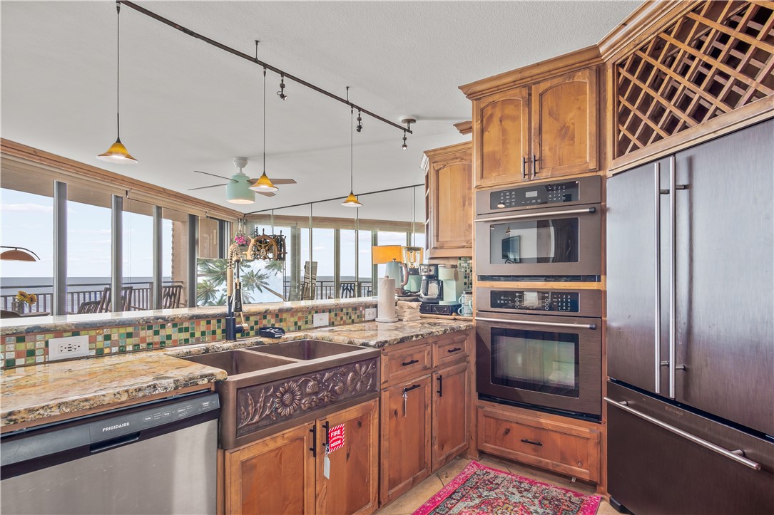 6649 Seacomber Dr 304
