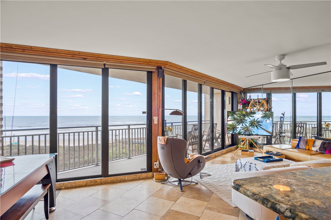 6649 Seacomber Dr 304