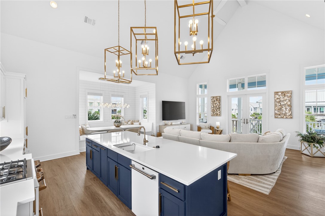 636 Kings Crown