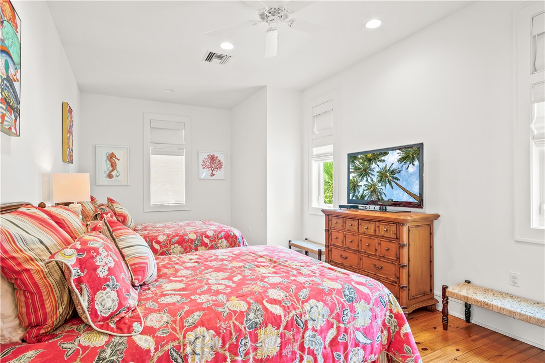 3700 Island Moorings Pkwy 20