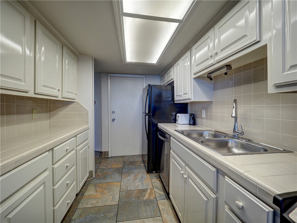6649 Seacomber Dr 1110