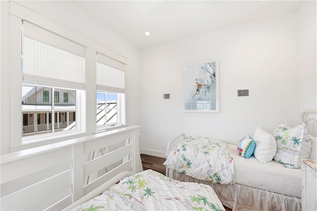 580 S Shore Dr