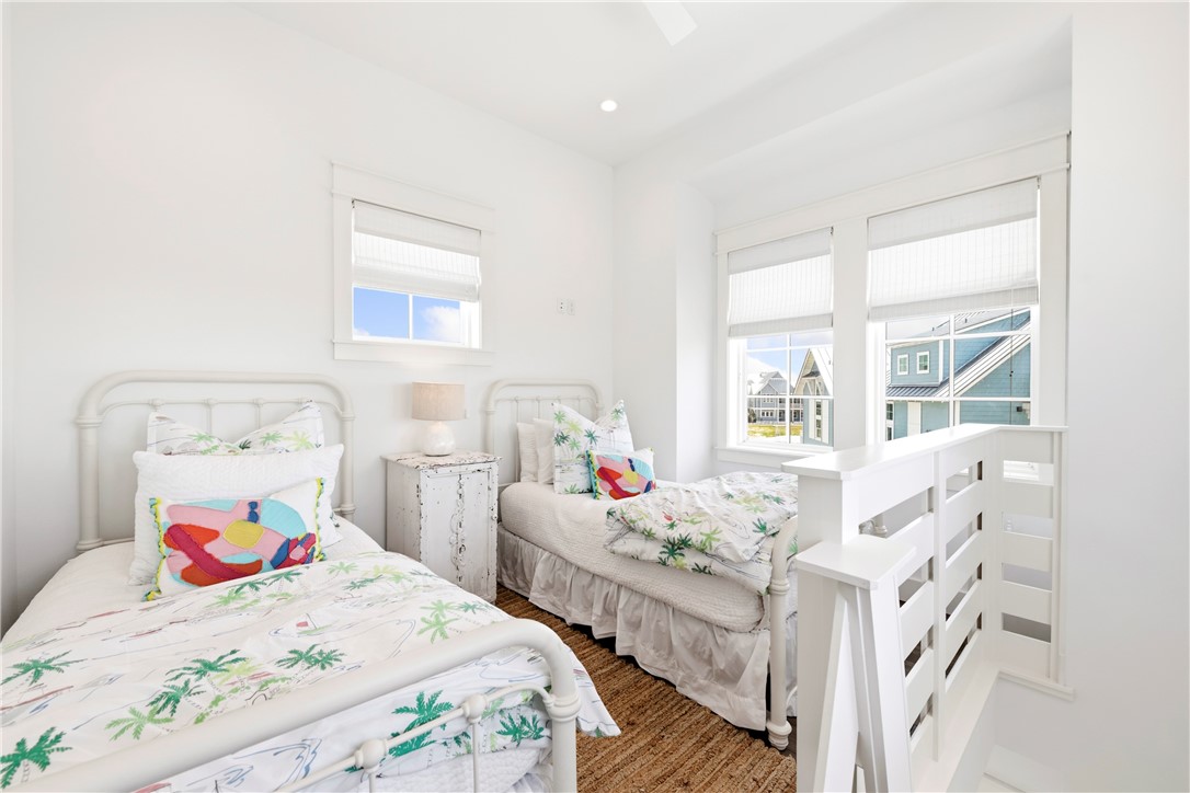 580 S Shore Dr