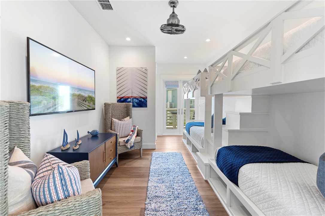 580 S Shore Dr