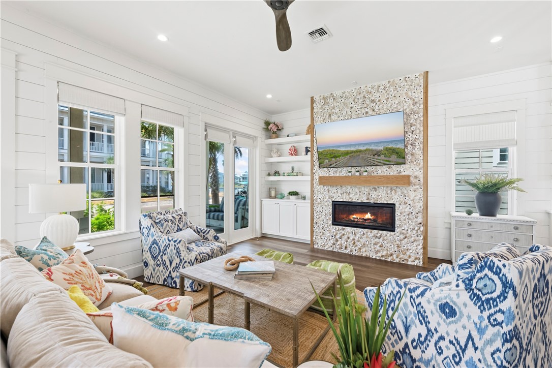 580 S Shore Dr