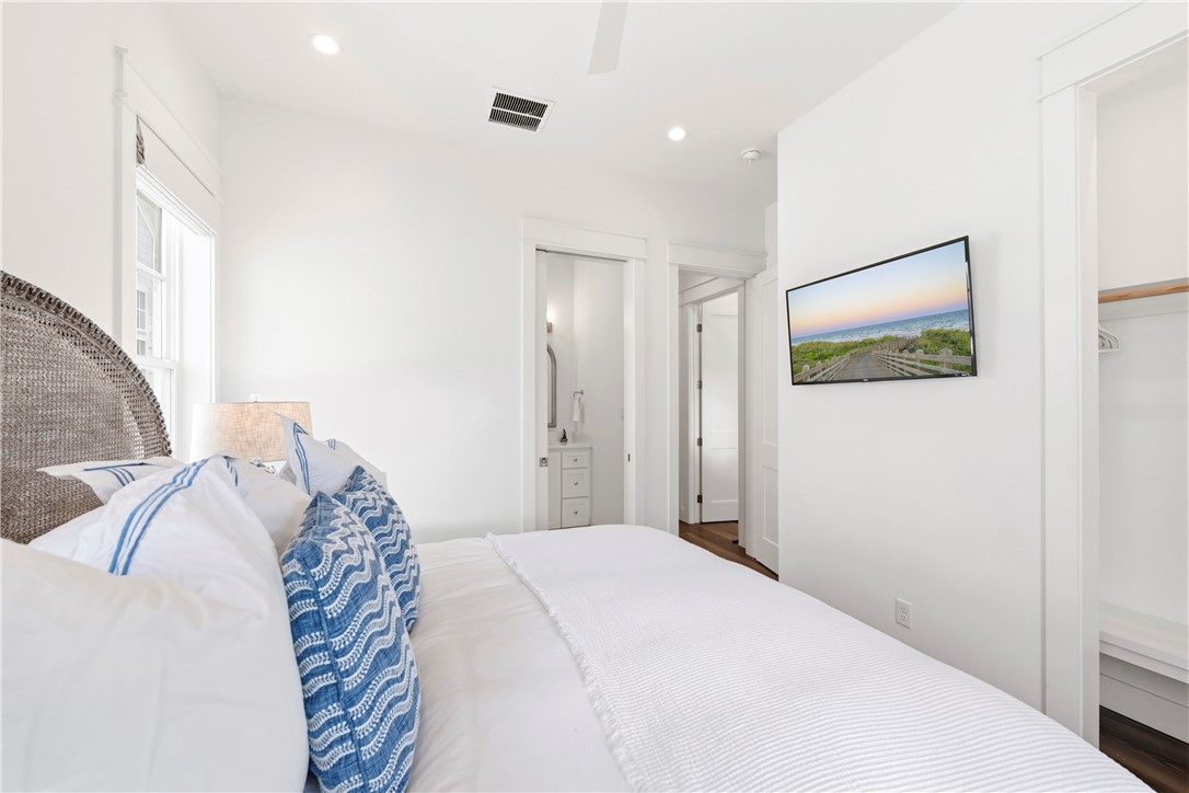 580 S Shore Dr