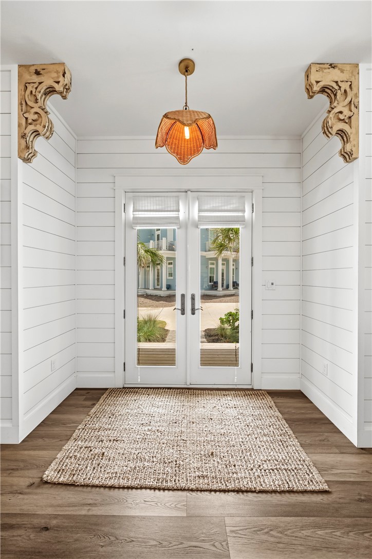 580 S Shore Dr