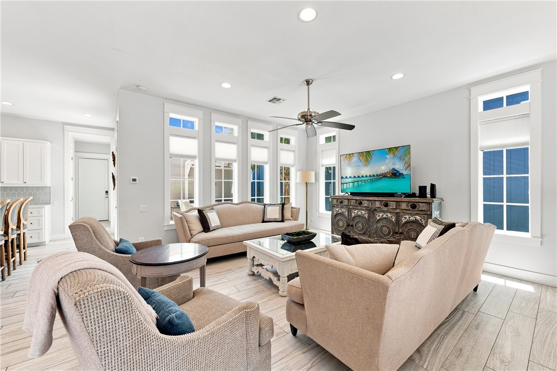 716 Sunrise Ave