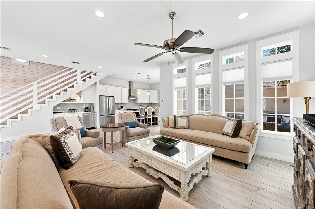 716 Sunrise Ave