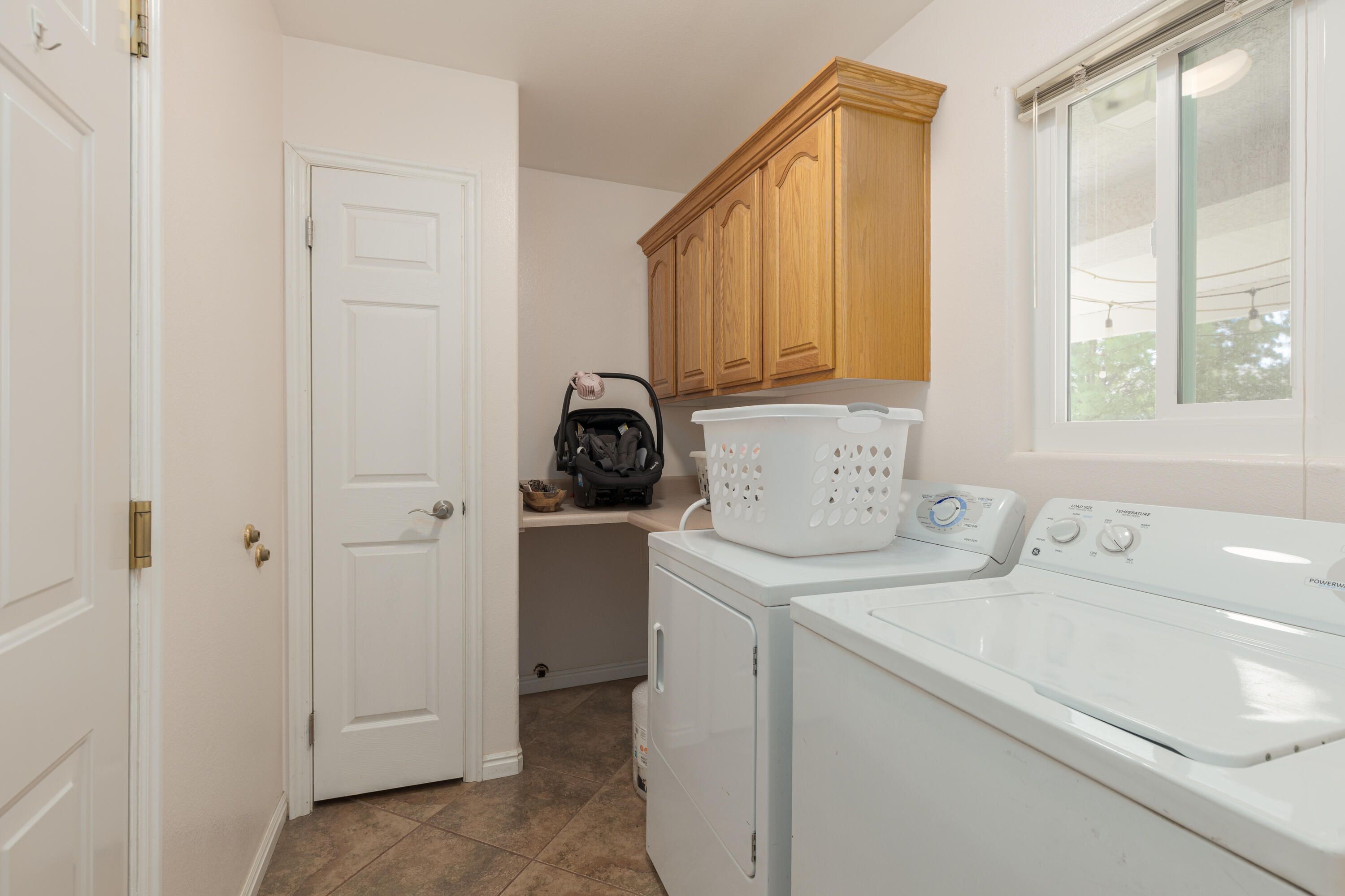 46 E 975 N