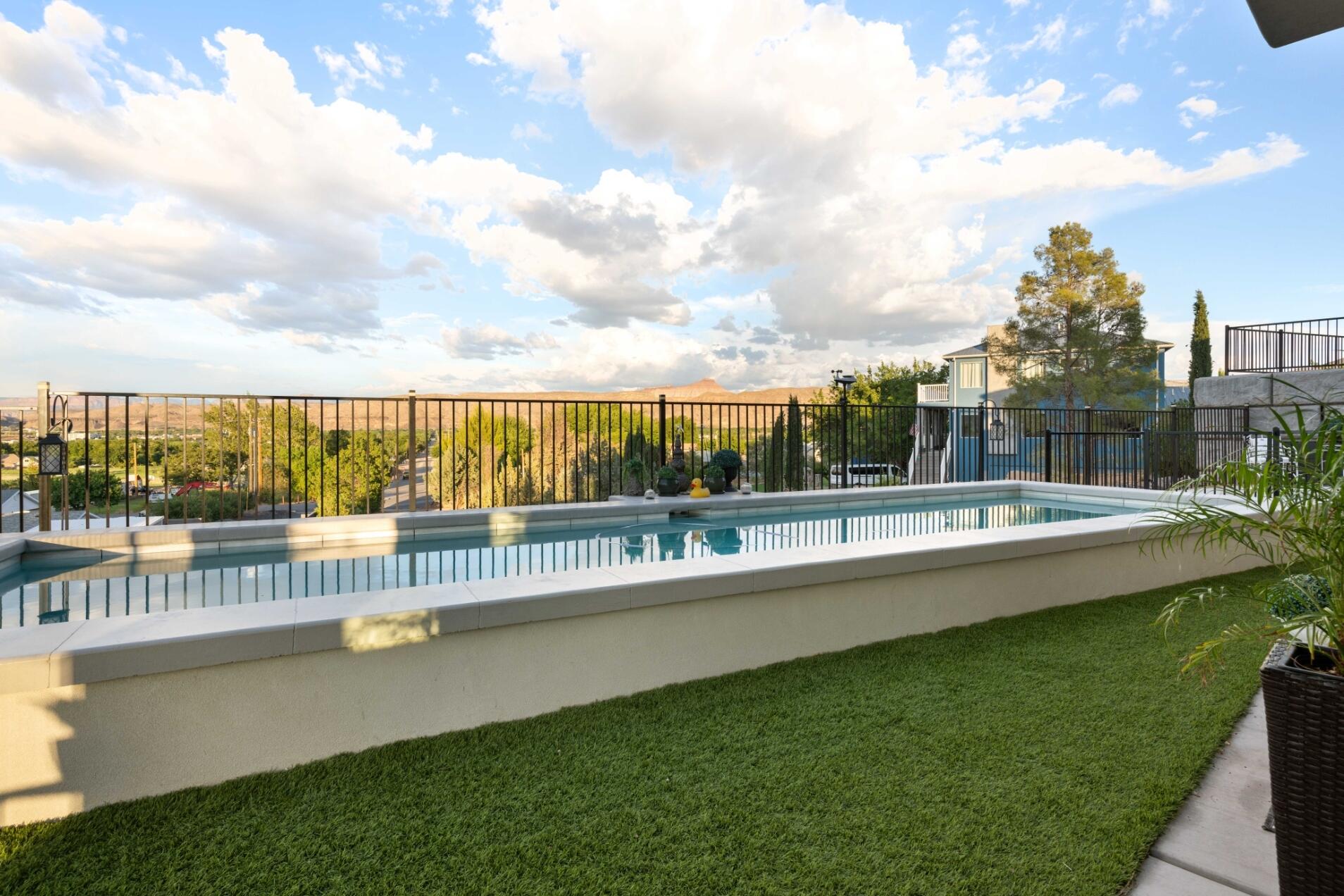 1854 W Weeping Rock