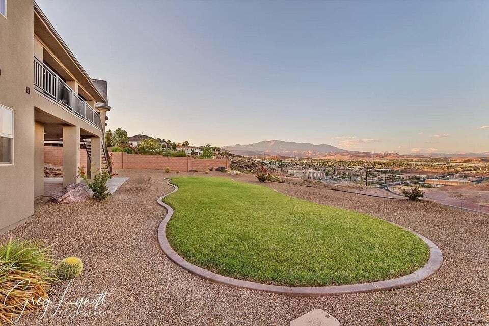 851 S Five Sisters DR