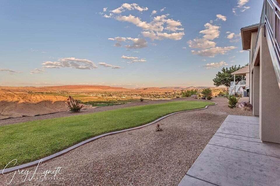 851 S Five Sisters DR