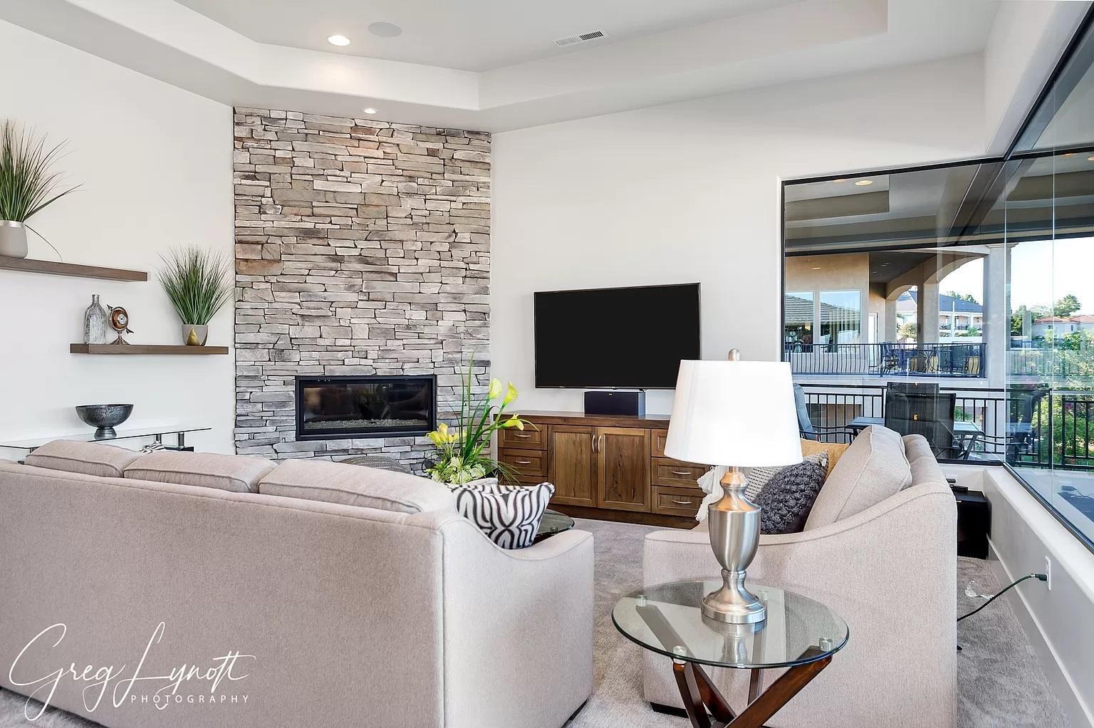 851 S Five Sisters DR