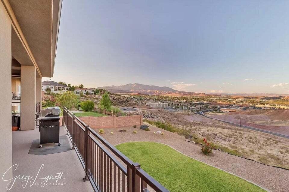 851 S Five Sisters DR