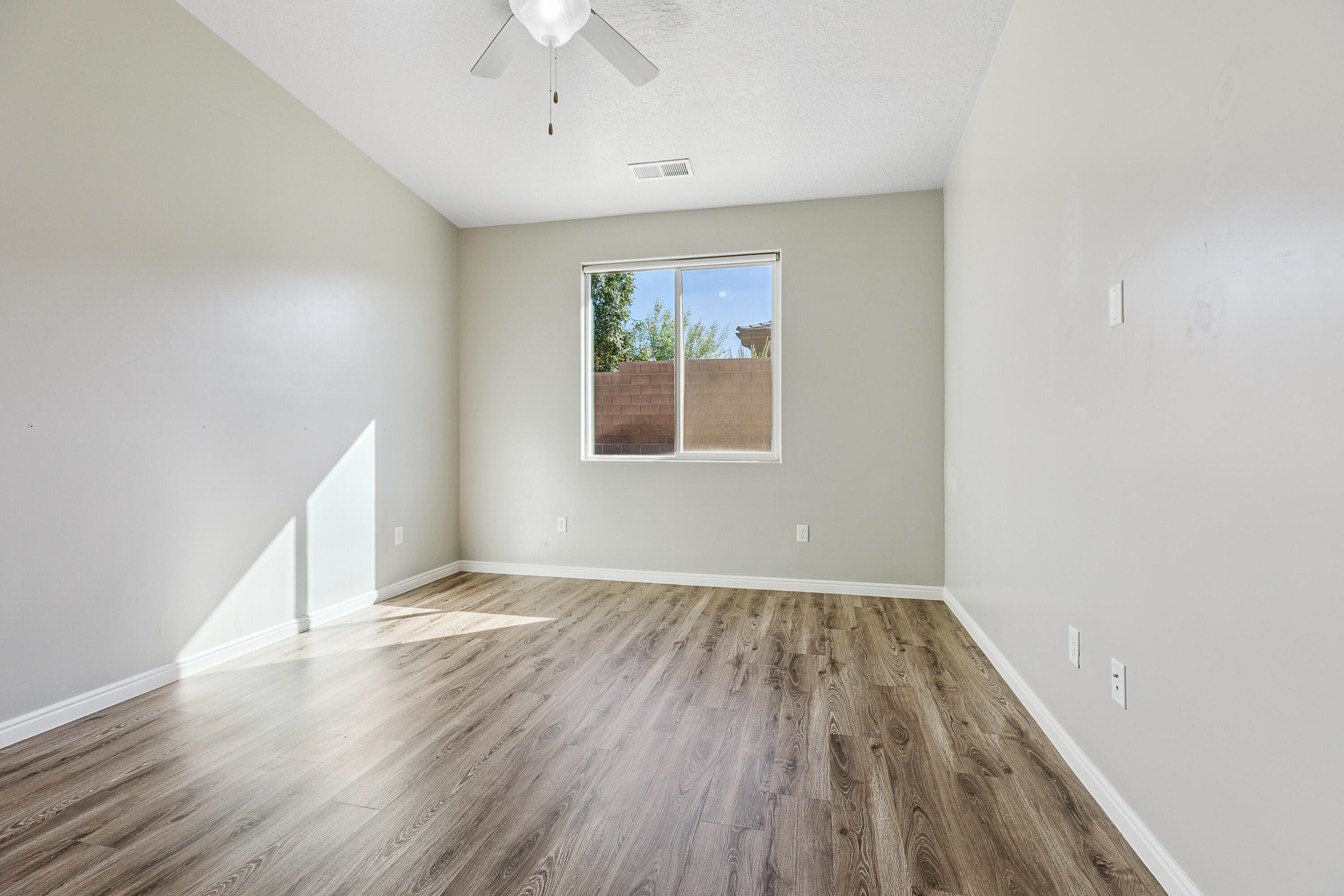 752 N 2850 ST W
