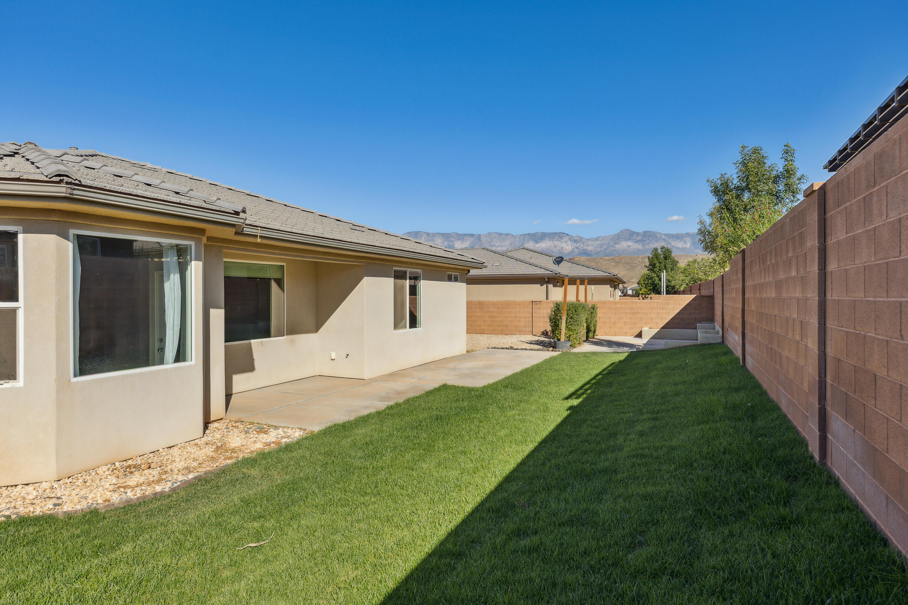 752 N 2850 ST W