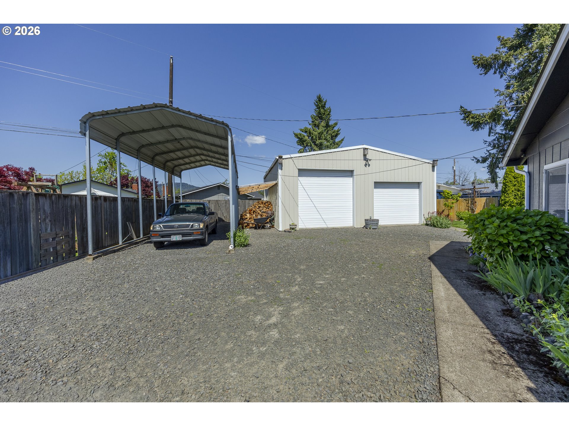 1116 PLEASANT ST