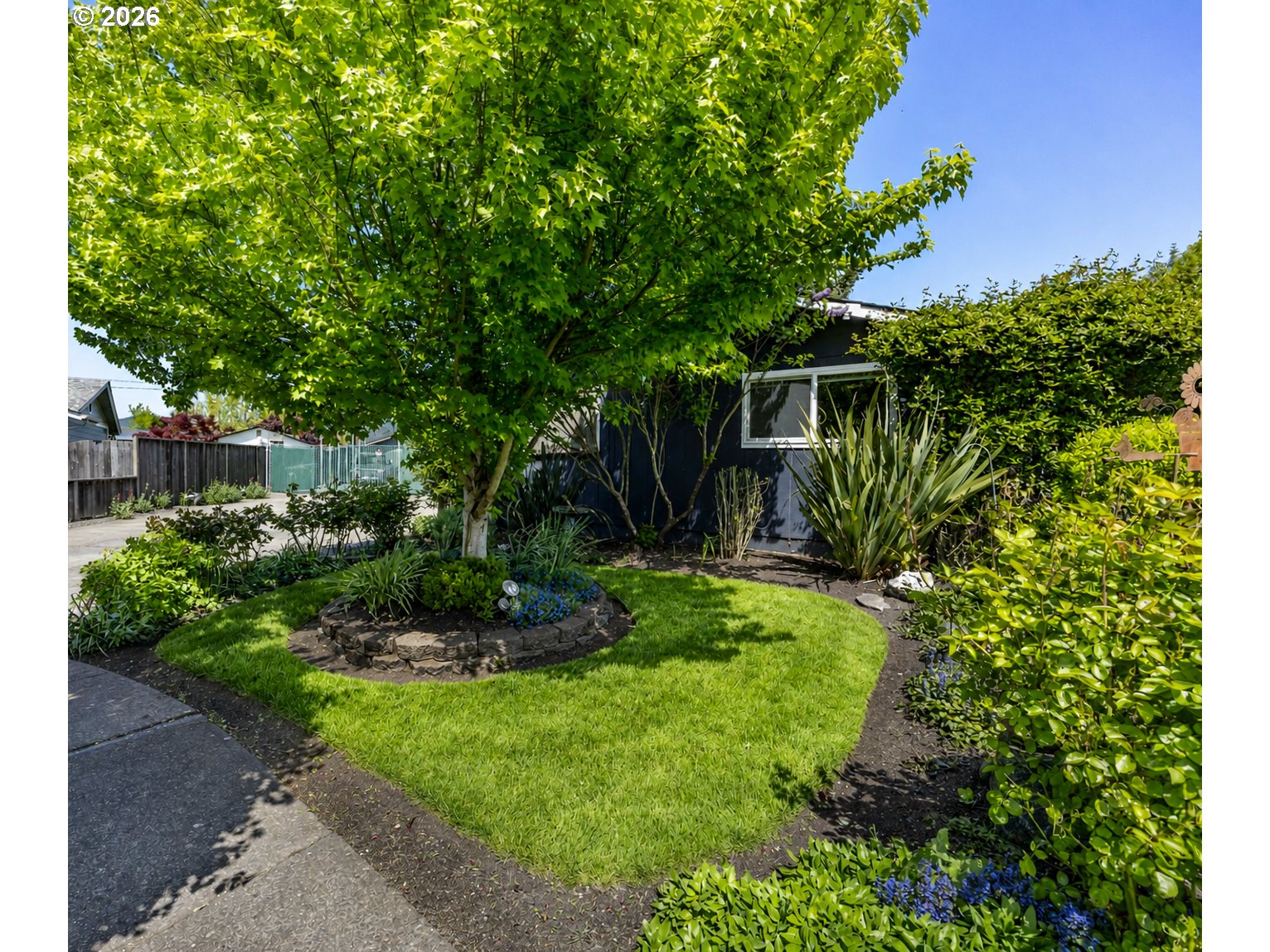 1116 PLEASANT ST