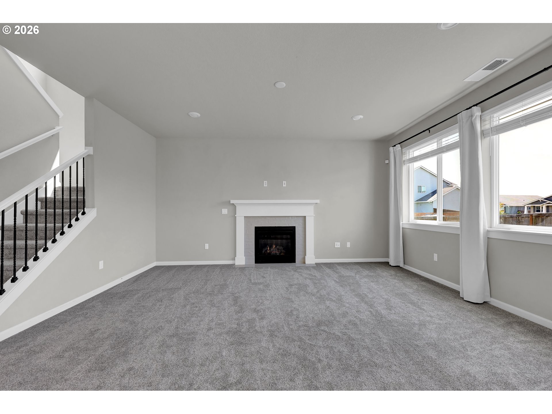 1456 FARMINGTON DR
