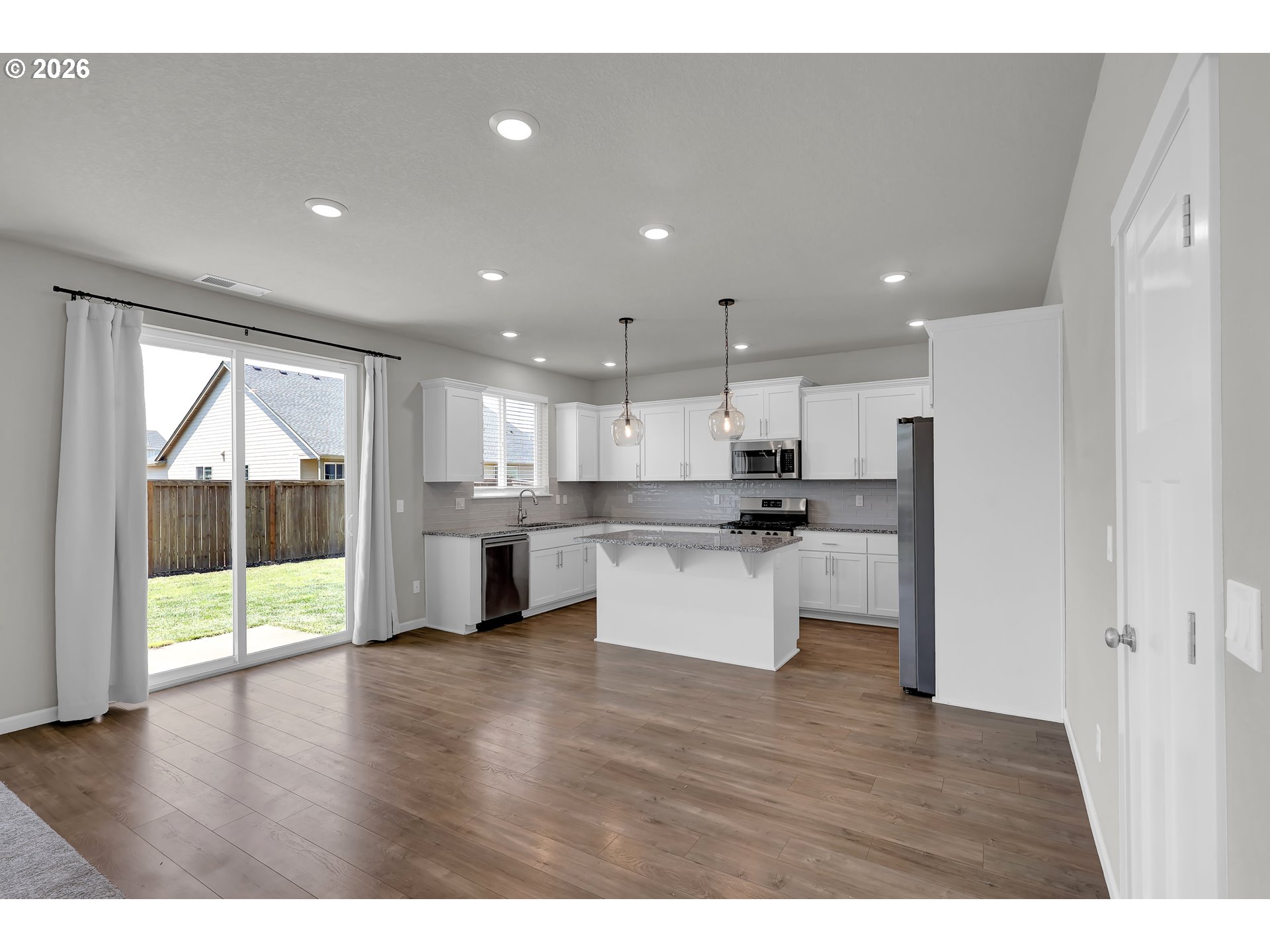 1456 FARMINGTON DR